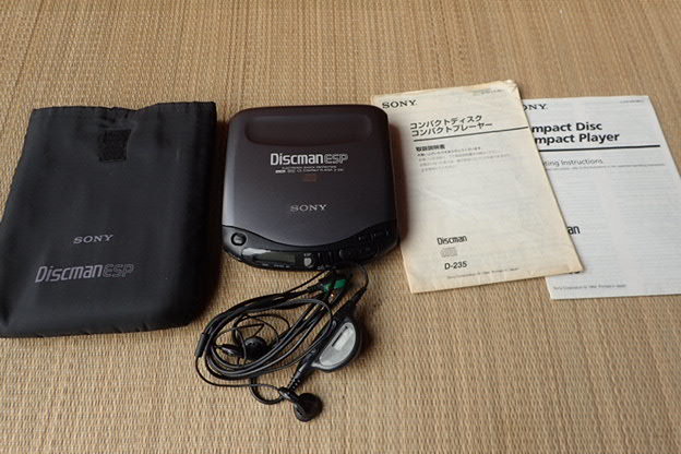 21-18 ソニーコンパクトディスクプレーヤー D-235 Discman ESP ディスクマン CDプレーヤー の画像1