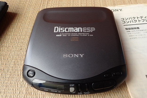 21-18 ソニーコンパクトディスクプレーヤー D-235 Discman ESP ディスクマン CDプレーヤー の画像2