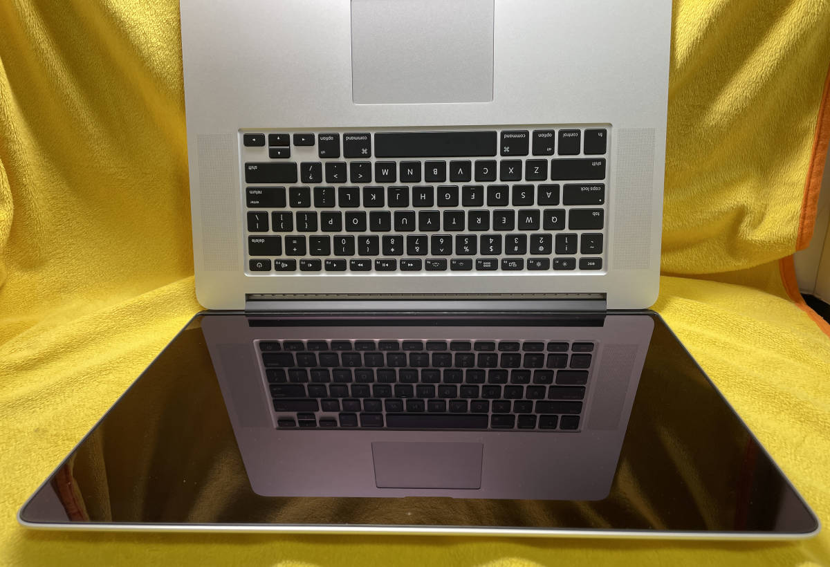 超高速1TB-SSDに換装！ MacBook Pro mid 2015, 15.4 inch Retinaディスプレイ, Core i7 2.2 GHz, 16GB RAM, A1398 (MJLQ2J/A)_ディスプレイ表面の状態