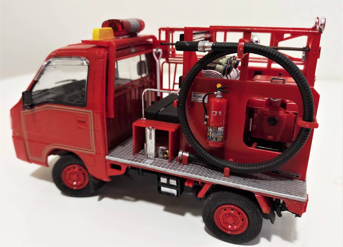 素人完成品 アオシマ1/24 スバル 最後のサンバーTT2/4WDトラック型