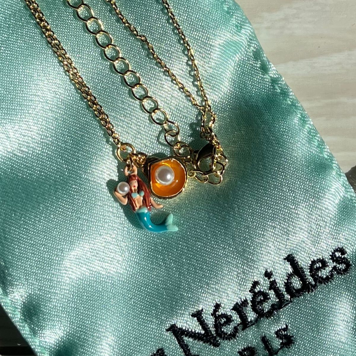 【Les Nereides 】レネレイド人魚姫のモチーフ、スタッド、パール　、ブルー　ネックレス