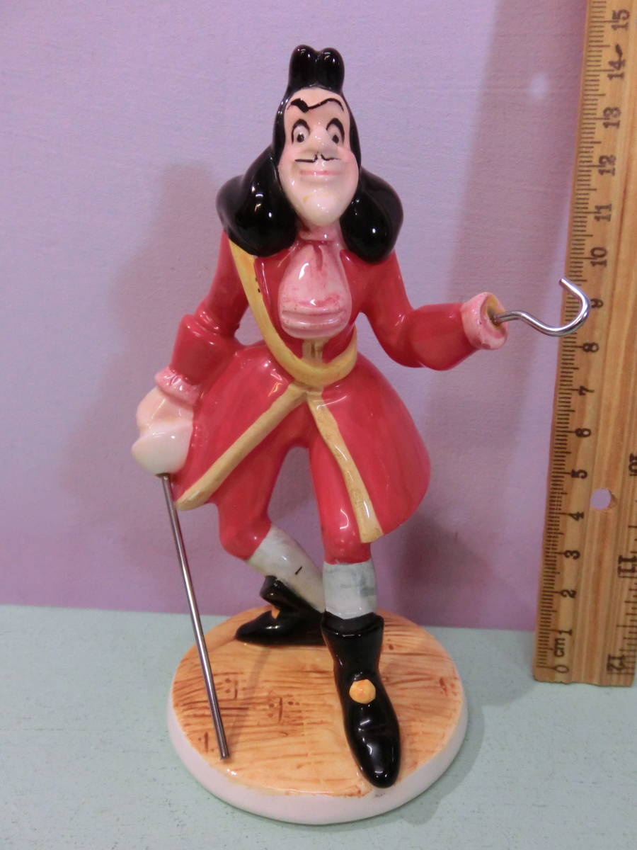  the first period Disney store * Peter Pan hook boat length ceramics figure doll 15.*Disney Peter Pan captain hook figure figure Lynn ornament 