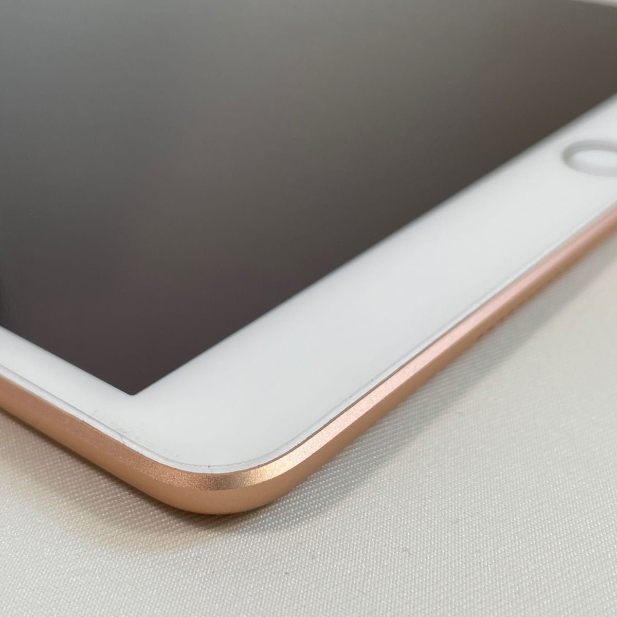 超美品・付属品未使用 iPad Air3 Wi-Fiモデル 64GB ゴールド 超美品・付属品未使用 iPad Air3 Wi-Fiモデル 64GB ゴールド