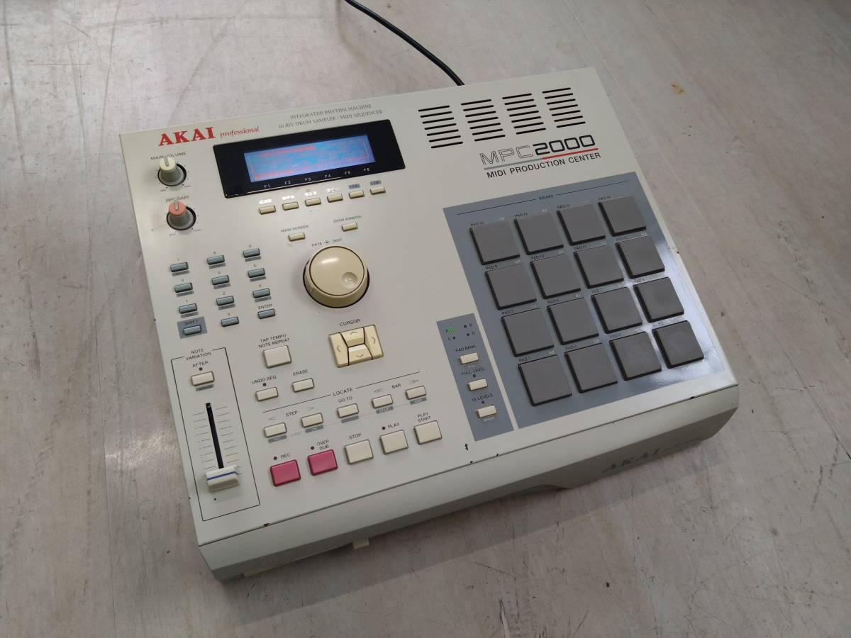 Akai MPC2000 | des-heros.fr