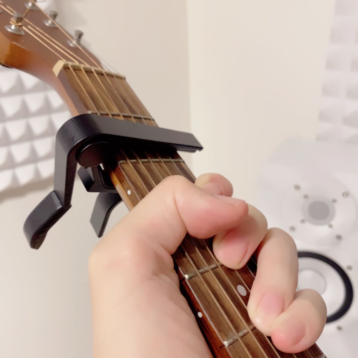 ギターカポ　カポタスト　金属製　ブラック　アルミ合金　　エレキ　アコギ用　カポ