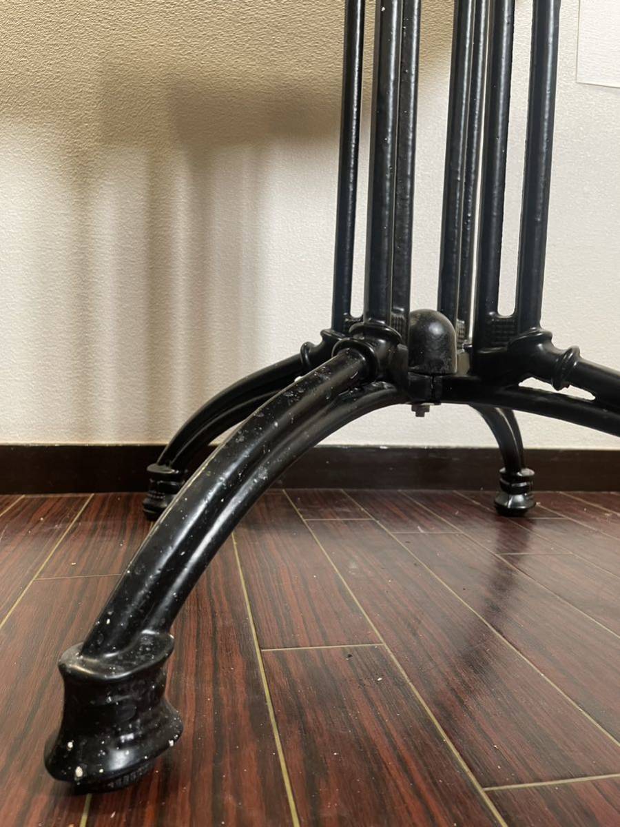 シャビーシックなカフェテーブル ③ ペイント モザイクウッド