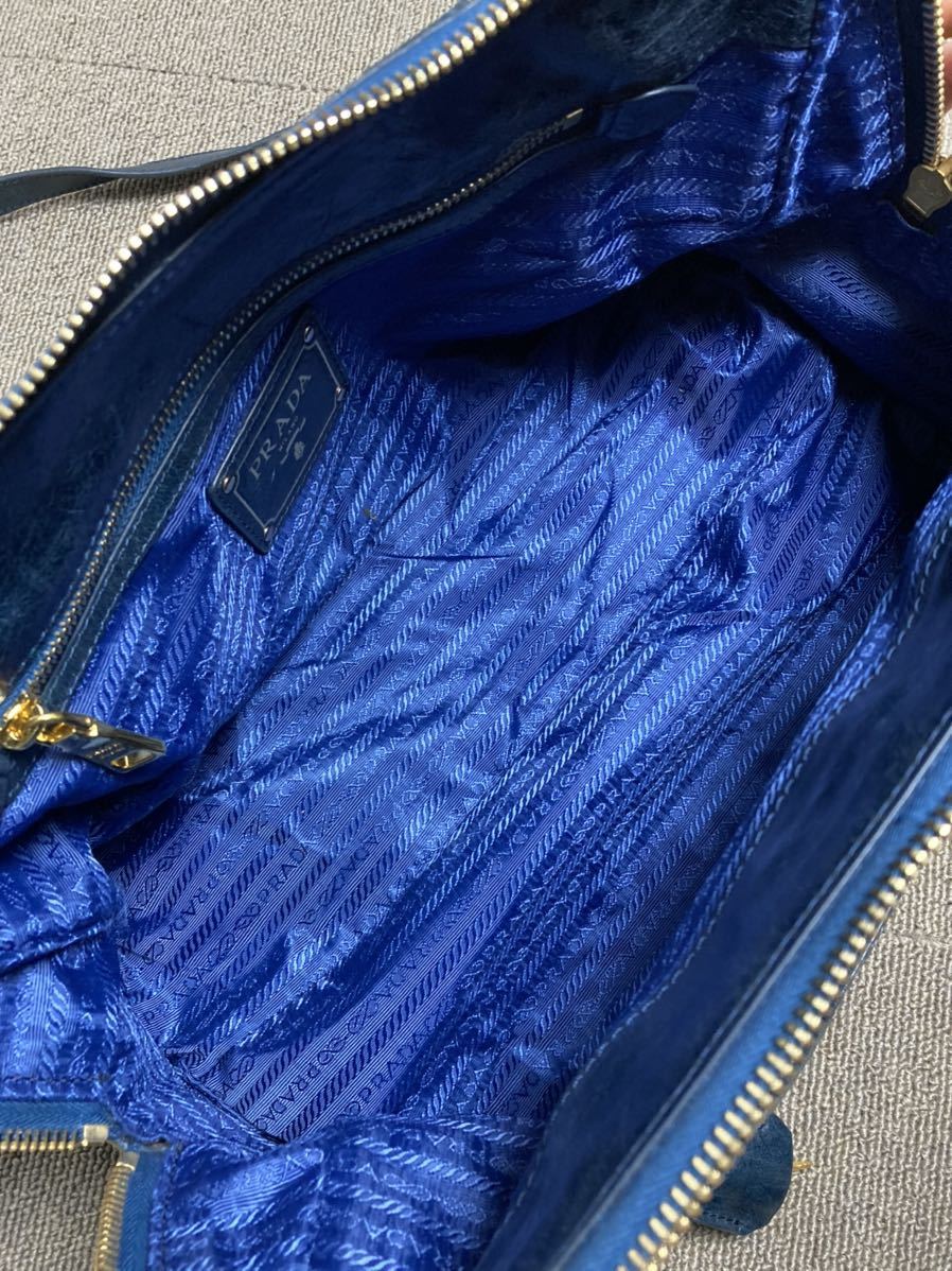 純正買蔵 良品 プラダ ゴールドカラーロゴ 本革 2wayハンドバッグ ミニ