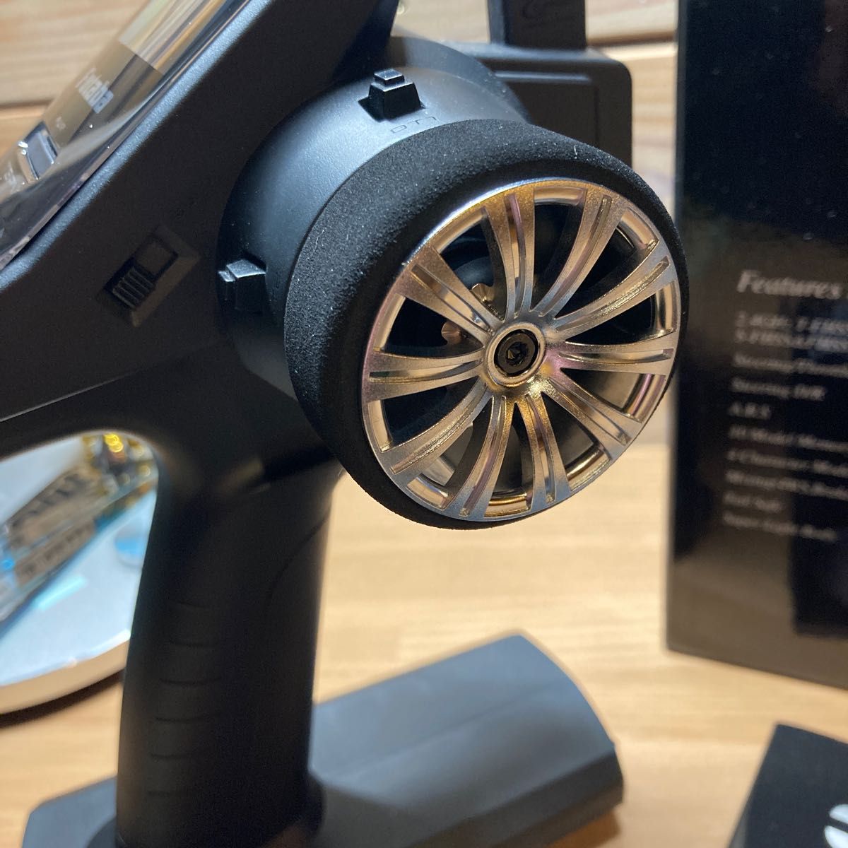 ほぼ新品フタバ T3PV 送信機単体 カスタムステアリングホイール ほぼ新品フタバ T3PV 送信機単体 カスタムステアリングホイール