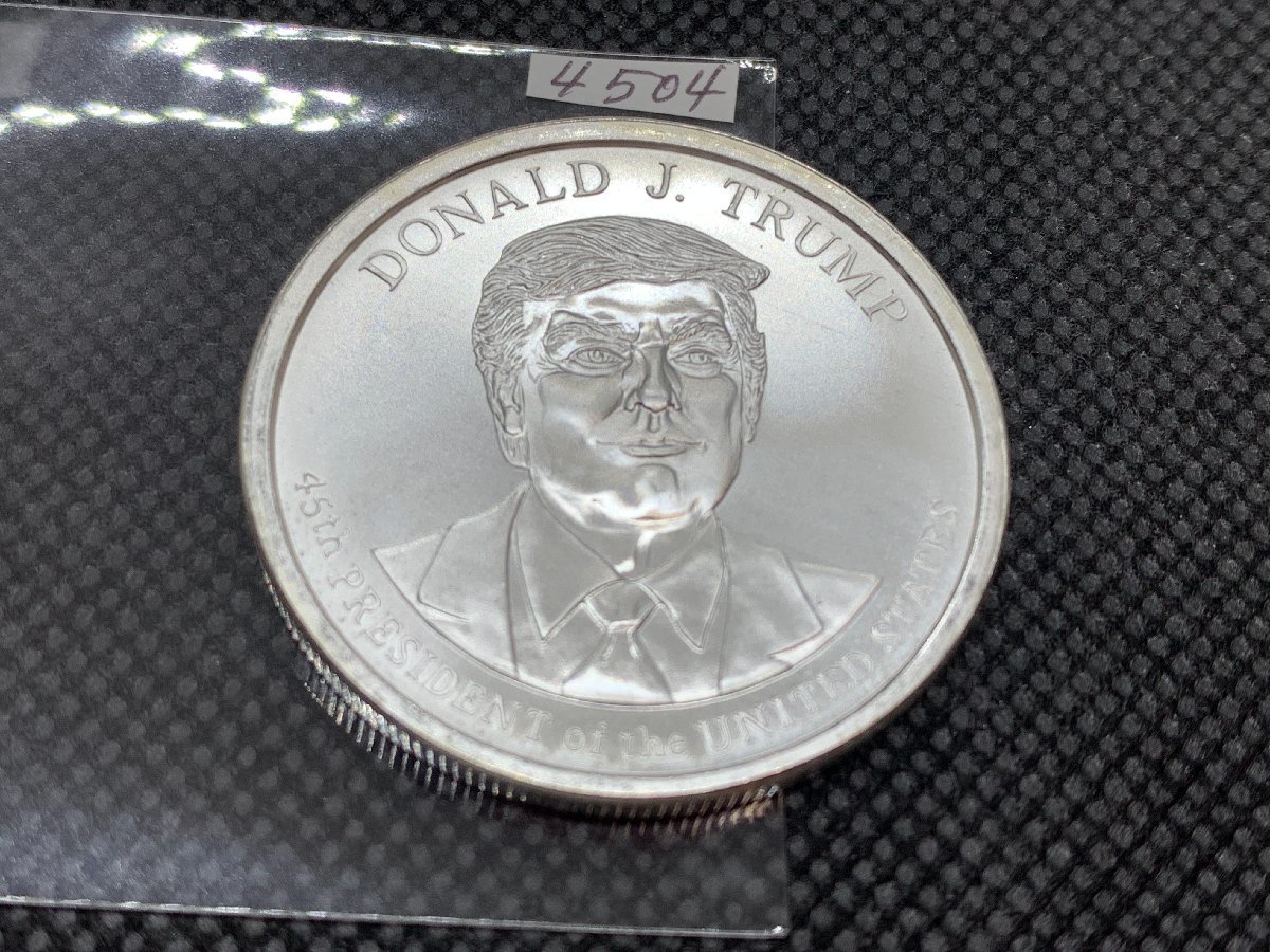 31.1グラム (新品) アメリカ「ドナルド・J・トランプ大統領」純銀 1オンス メダル の画像1