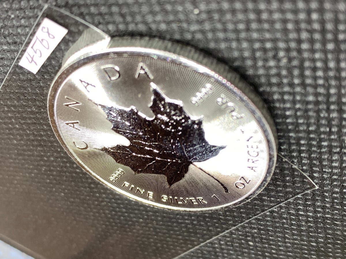 31.1グラム 2022年 (新品) カナダ「メイプルリーフ」純銀 1オンス 銀貨の画像3