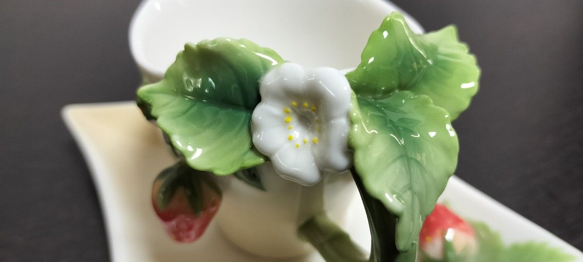陶翔舞千 華麗なる花コレクション カップ&ソーサー 未使用品 陶翔舞千 華麗なる花コレクション カップ&ソーサー 未使用品