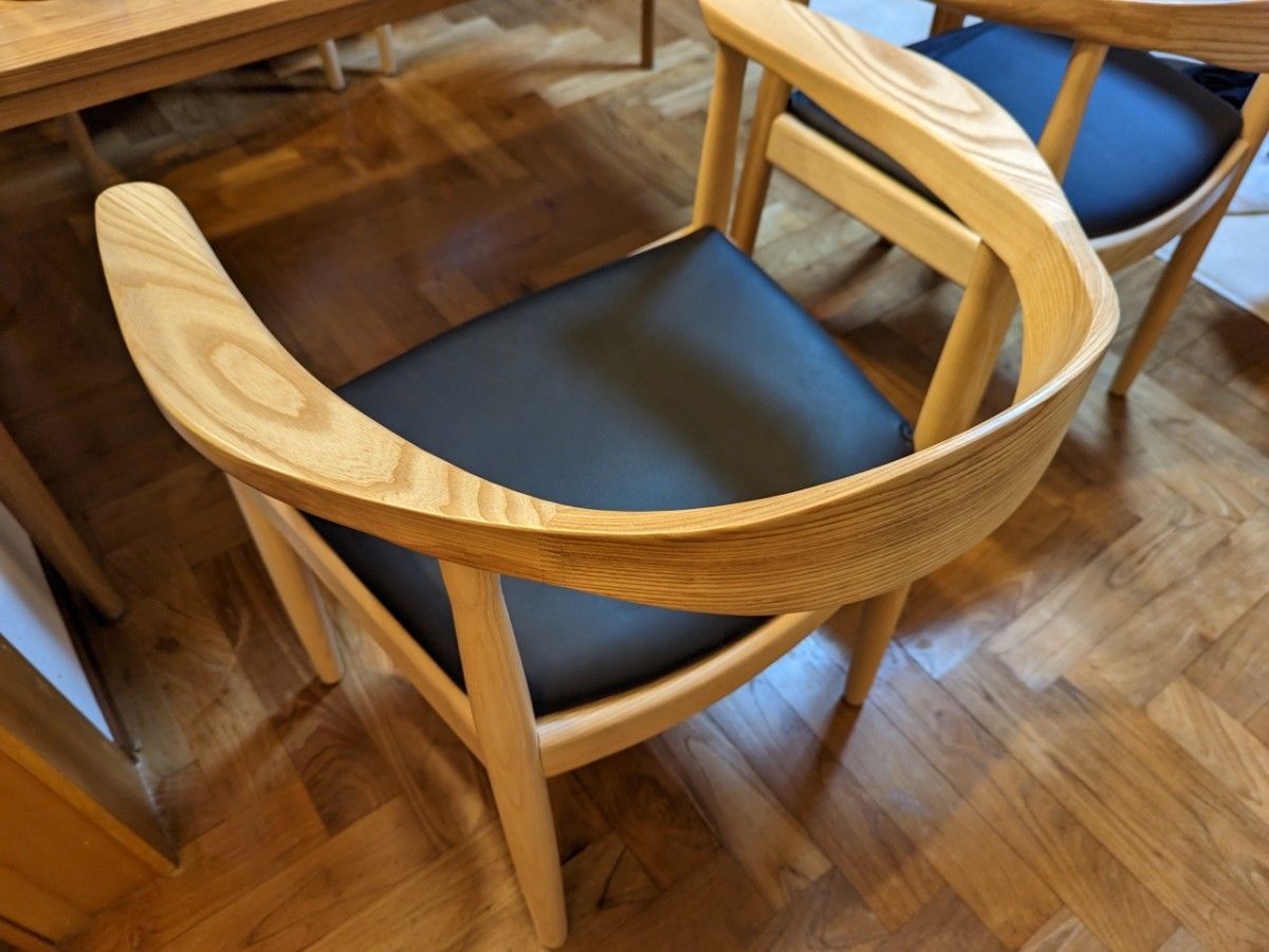 ブランド品専門の 北欧風ダイニングテーブル+椅子4脚 セットの内 北欧