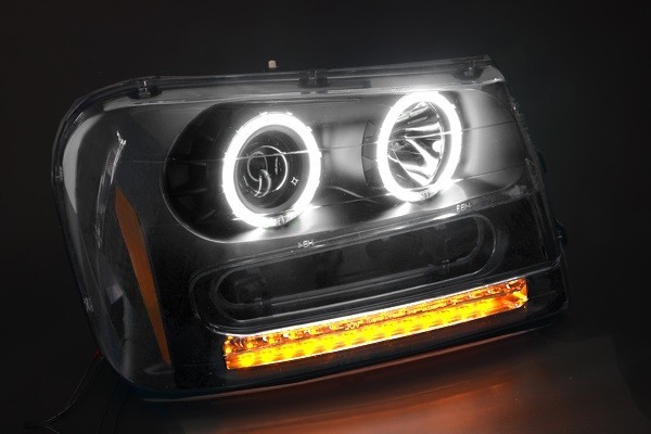  special order Japan light axis Chevrolet Trail Blazer - black NEW LED lighting ring projector head light T360 T360G T370L T370V