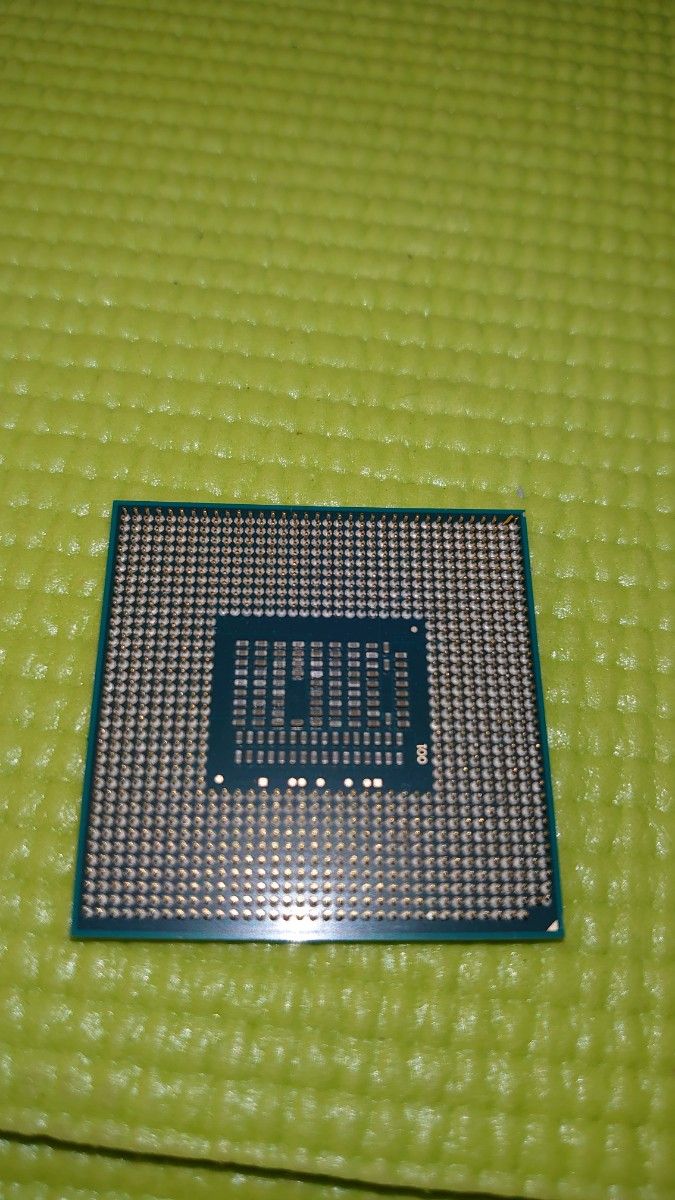 Intel Core i3-3110M モバイル CPU 2.40 GHz