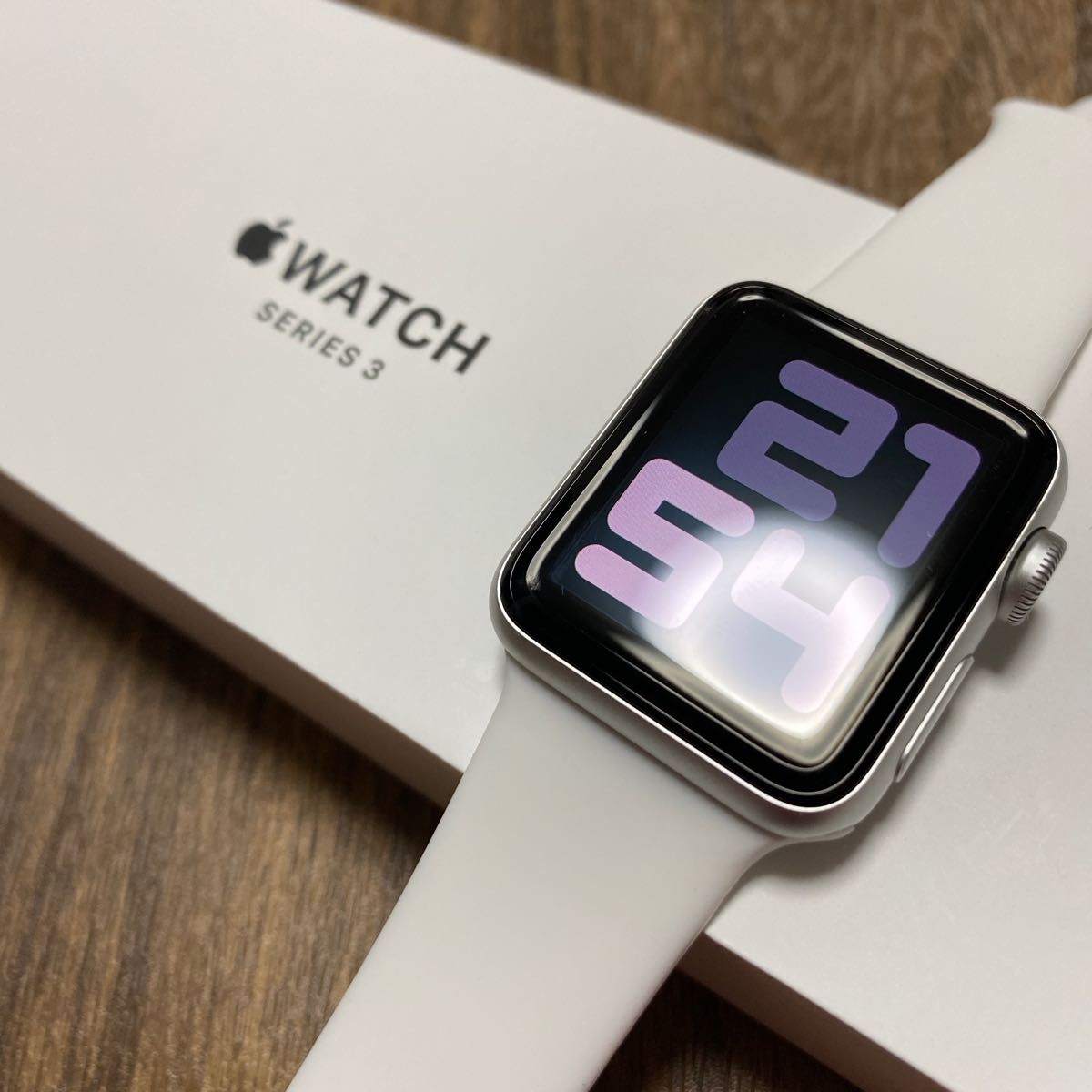 100％ 【極美品】Apple watch series3 38mm GPS ★付属品新品★ アップル ウォッチ シルバー
