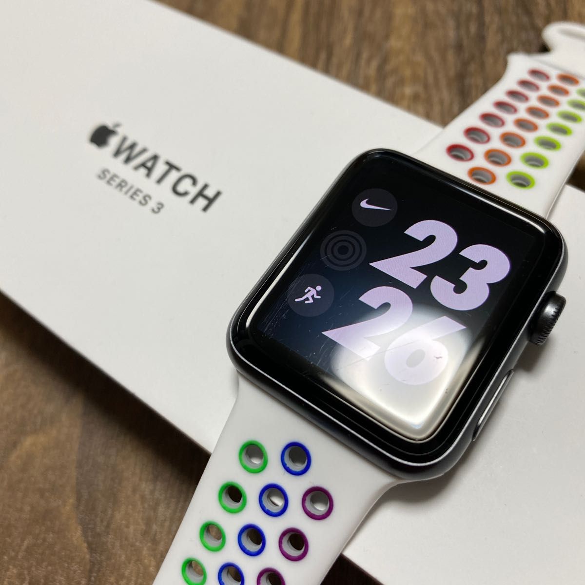 98％ 【美品】Apple watch series3 42mm NIKEモデル GPS ★付属品新品★ アップル ウォッチ