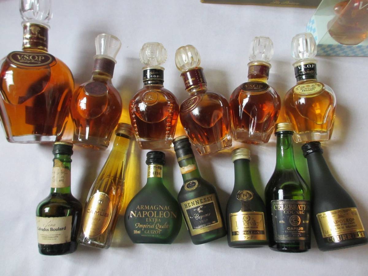 35年前に買って飾っていたミニボトルです。-