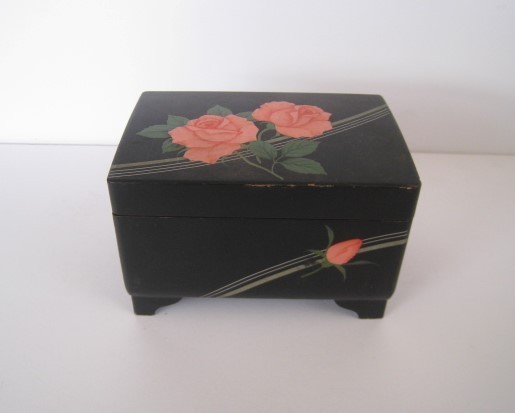 18N1.19-39　昭和レトロ 木製 アクセサリーボックス オルゴール付き 小物入れ ピンクのバラ　MISUZU　_画像1