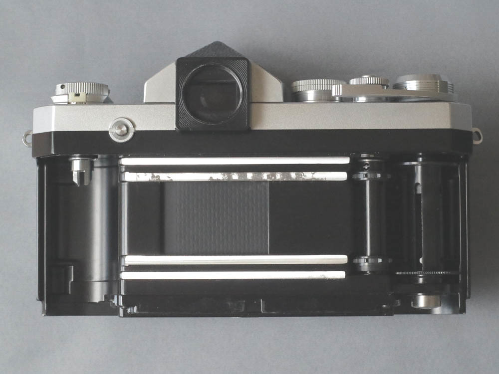 Nikon Fアイレベルファインダー付きボディ 整備済-