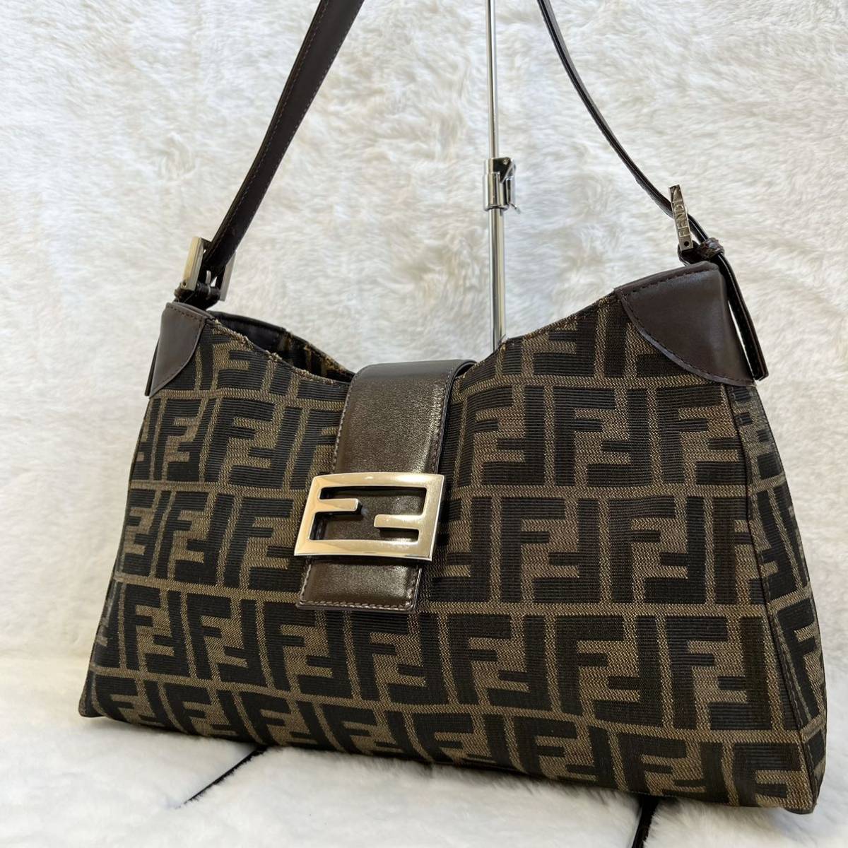 美品】正規店メンテ済 FENDI ズッカ マンマバケット ワンショルダーバッグ-
