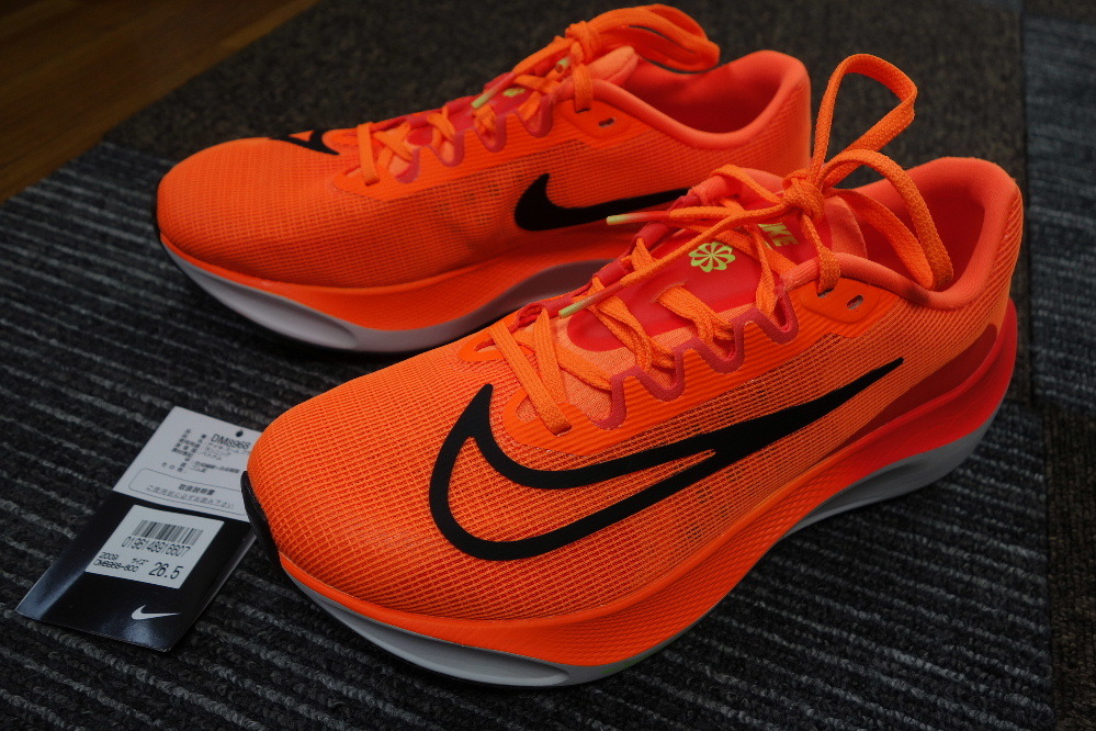 NIKE ZOOM FLY5 ナイキ ズームフライ5 26.5cm-