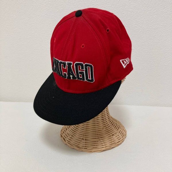 ◆お洒落な逸品◆NEW ERA/ニューエラ 帽子 キャップ CHICAGO ブラック 黒 レッド 赤 メンズ 73/4 ON3515_画像1