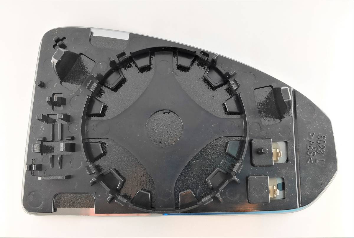 (送料込) AUDI アウディ TT(8S/FV3/FV9/FVR) ドアミラーガラス左側【新品】2015年以降_ヒーター機能・ガイド爪付き。