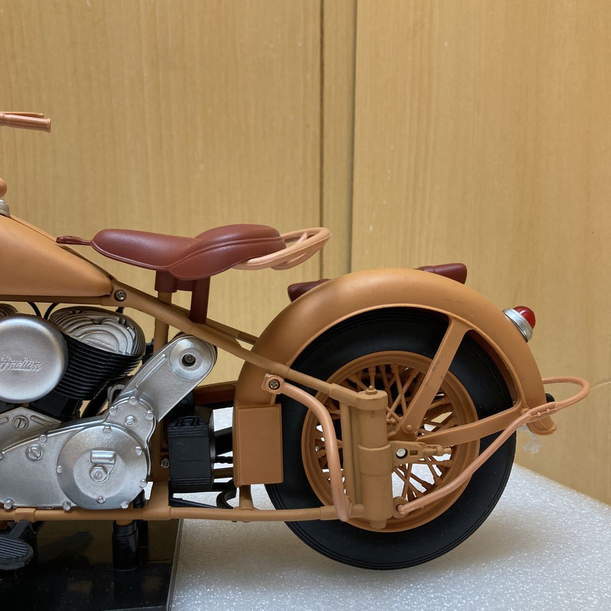 YK0081 Jndian バイク オートバイ 模型 ミニカー 現状品 0124の画像3
