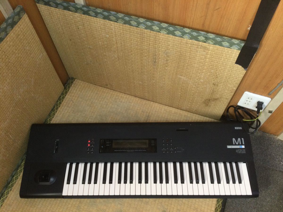 KORG コルグ M1 シンセサイザー キーボード 電子ピアノ ピアノ 音響 