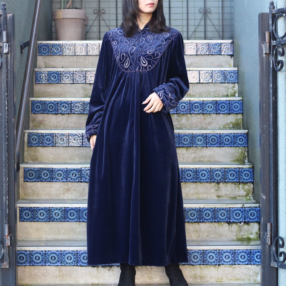 USA VINTAGE JASMINE ROSE EMBROIDERY DESIGN VELOUR LONG ONE  PIECE/アメリカ古着刺繍デザインベロアロングワンピース