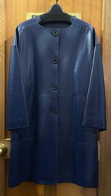ラムレザー レザーコート ミセス 紫 パープル ノーカラー ドロップショルダー レディース 皮革製品 レザー 新品未使用 送料無料 ラムスキン_オーバーシルエット、ドロップショルダー