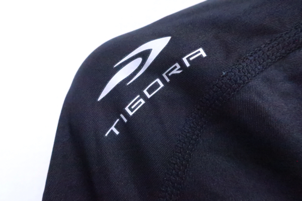 【感謝セール】【美品】TIGORA(ティゴラ) インナーシャツ 黒 レディース L ゴルフウェア 2206-0204 中古_画像2