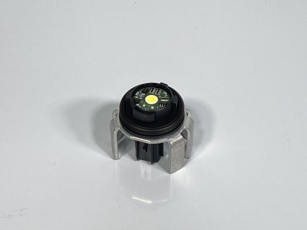 13805 ☆美品/送料無料☆ ハリアートヨタ レクサス 純正 LEDバルブ OSRAM LW5B ebxD79 W1S3A99449 LED白点灯OK_きれいです