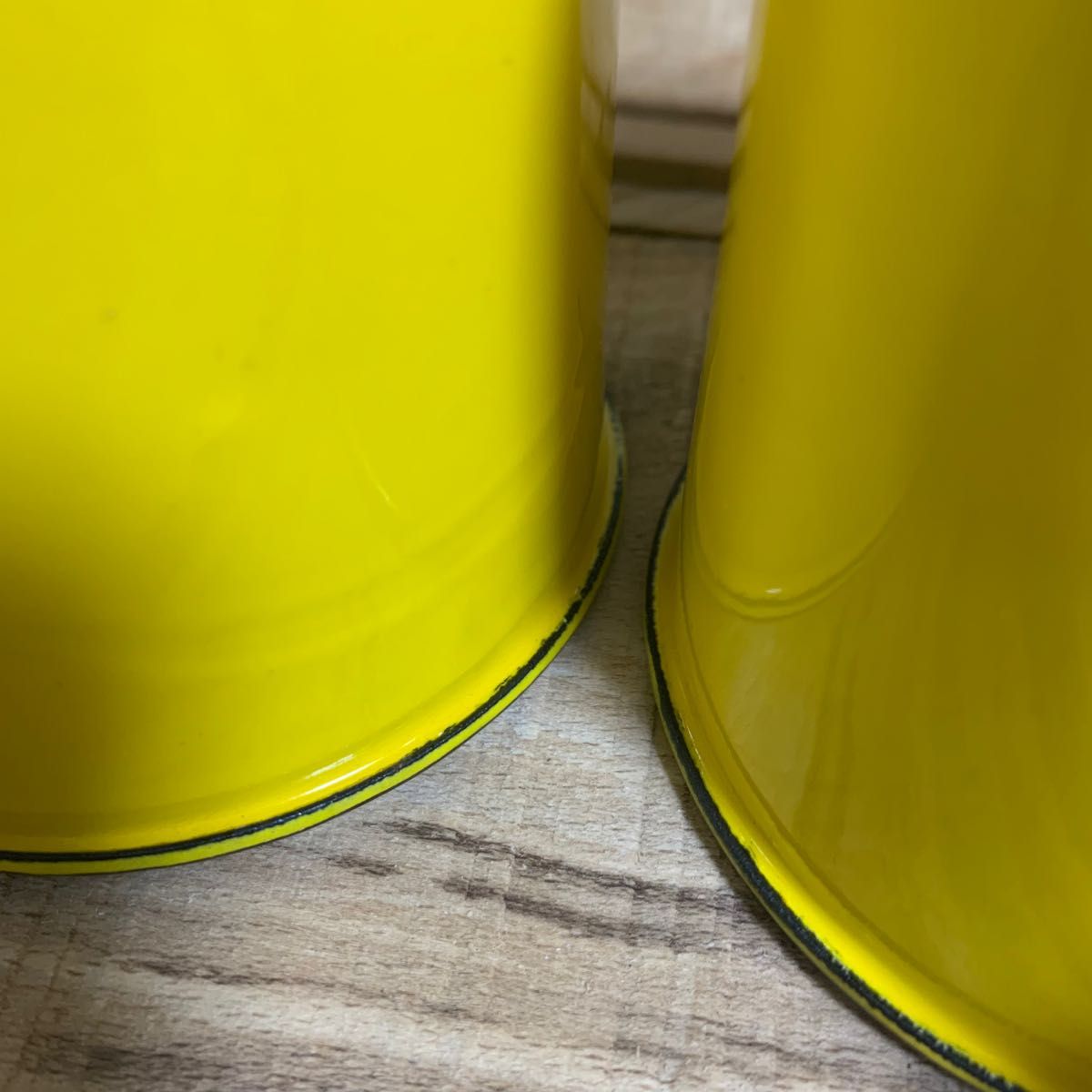 年代物　レトロ　琺瑯　ホーローマグカップ大　黄　2個　アンティーク　ヴィンテージ　昭和レトロ　古道具　蚤の市