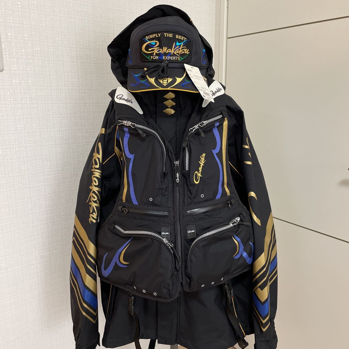 スマホ がまかつ GMー3671アルテマライトレインスーツ(新品未使用