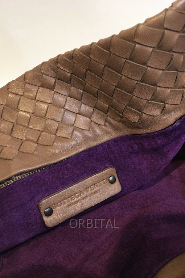 二子玉)Bottega Veneta ボッテガヴェネタ イントレチャート ミディアム