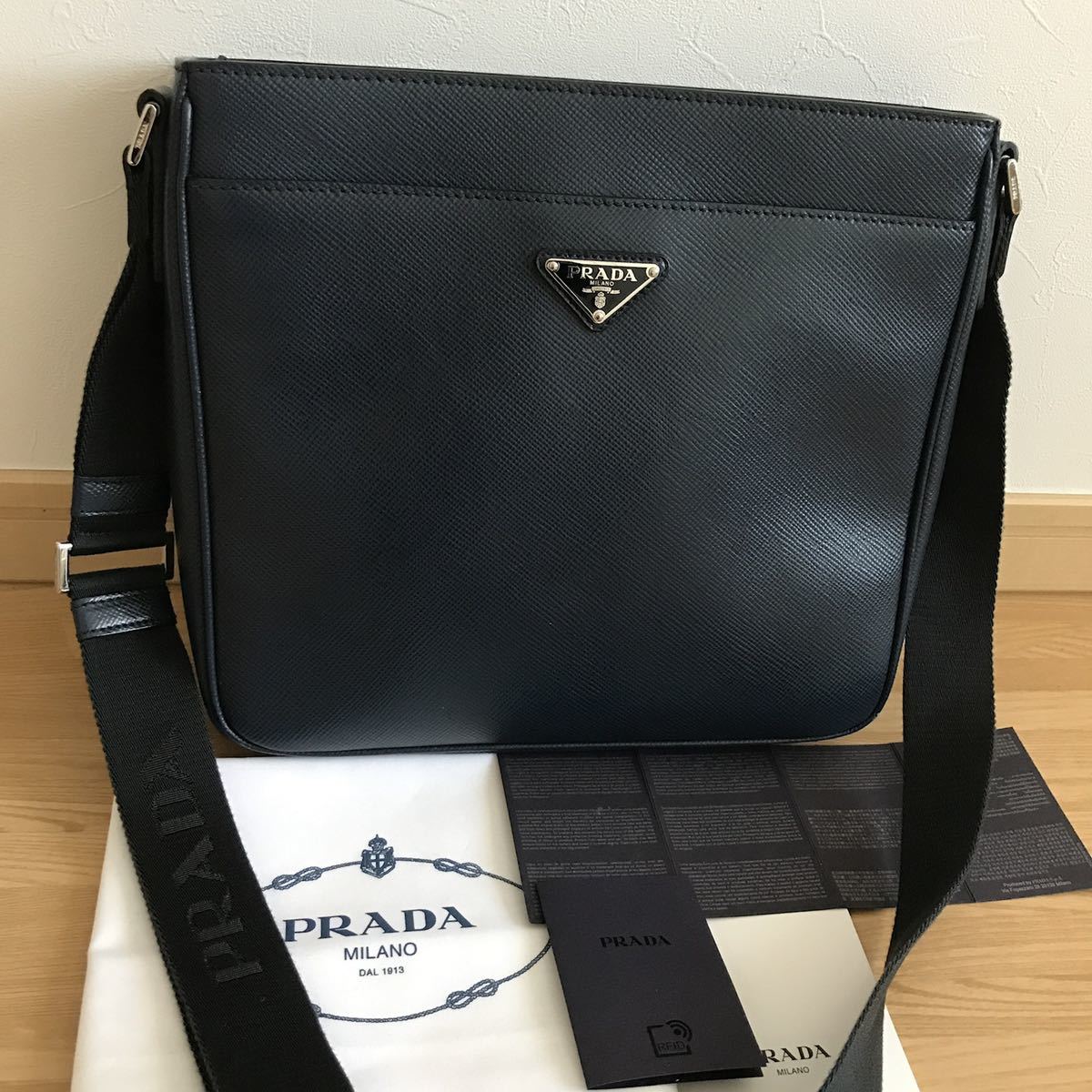 PRADAプラダサフィアーノ ネイビーバッグ narayaniauto.com