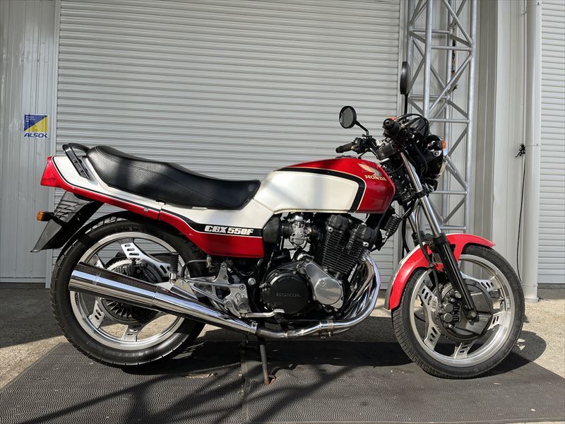 完成品 CBX550F PC04型 赤白黒41709 HONDA エンジン実働!現状販売/輸入