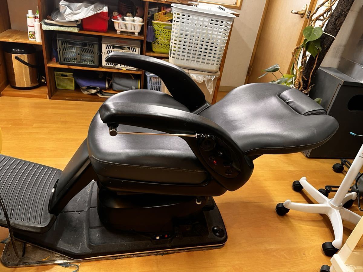人気No.1】 新品、未使用 新明和 BC3741(Azteca) 理容椅子 新明和