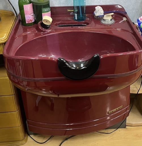 オリジナル新品、未使用新明和BC3741(Azteca) 理容椅子新明和ELBEⅡ BP