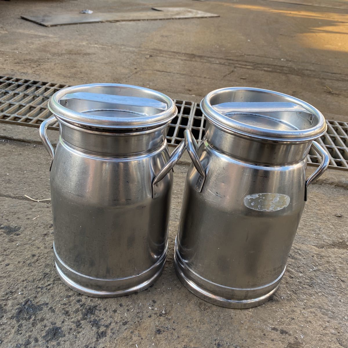 Yahoo!オークション - ② ステンレス 牛乳缶 ミルク缶 5L Yahoo!オークション - ② ステンレス 牛乳缶 ミルク缶 5L