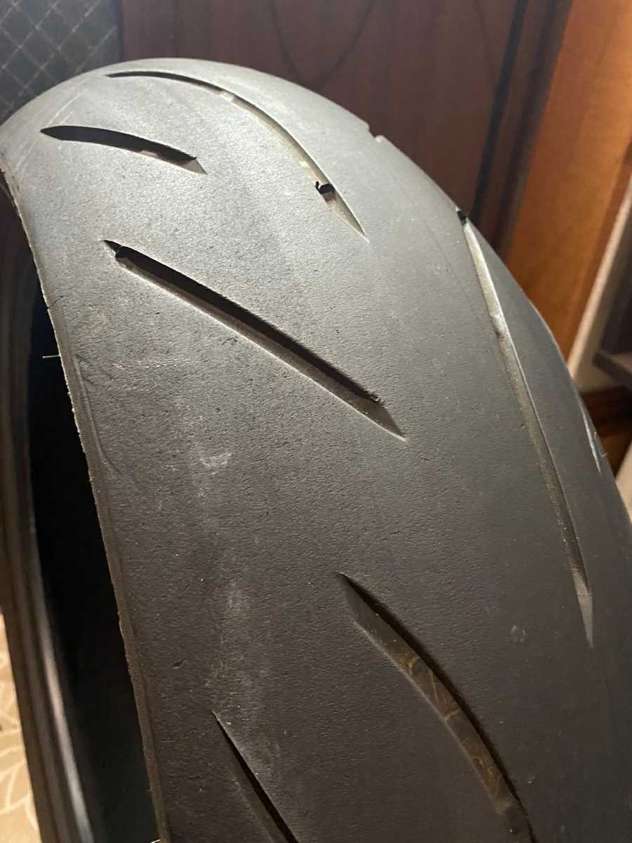 中古MCタイヤ BRIDGESTONE BATTLAX S21 180/55ZR17 ブリヂストン バトラックス ハイパースポーツ 180 55 17 1517 A2159_画像3