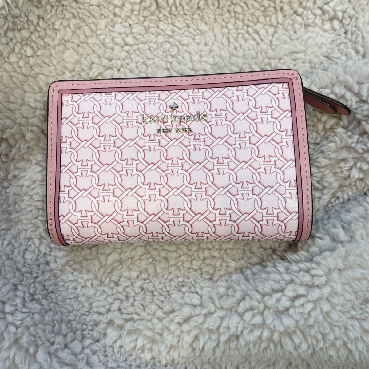 【新品・未使用】Kate spade New York 折り財布