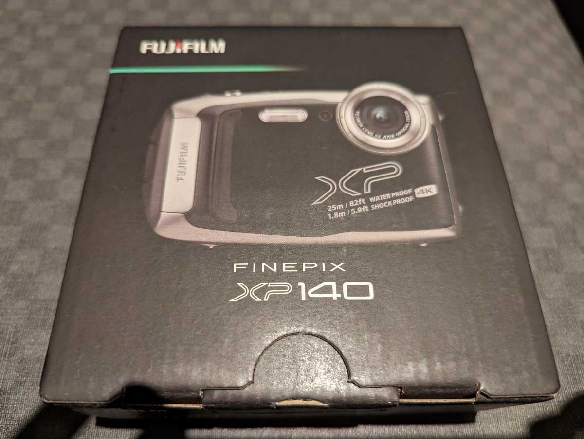 新品同様 <br>FUJIFILM FinePix XP140 ダークシルバー 有効画素数 1635