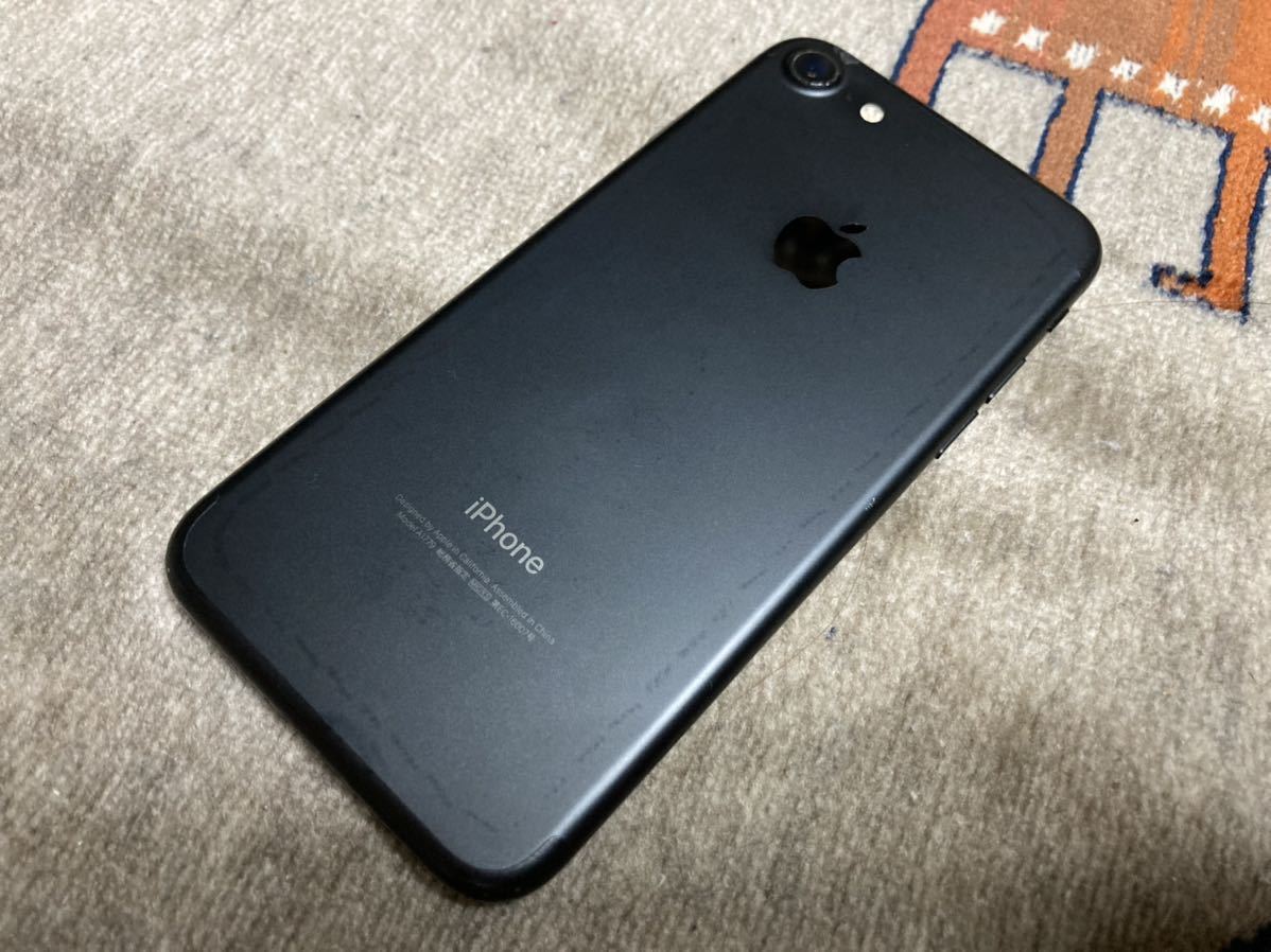 iPhone 7 Black アイフォン 黒 ブラック ドコモ docomo | rediger