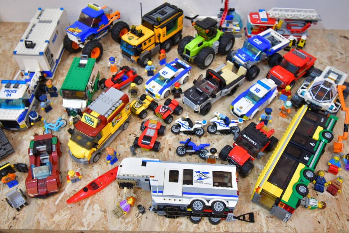 レゴ　LEGO　シティ バス停留所 60154 　ワイルドライフ　ピザショップトラック 　バンク　護送車　ポリス　車　ミニフィグ　まとめて_画像1