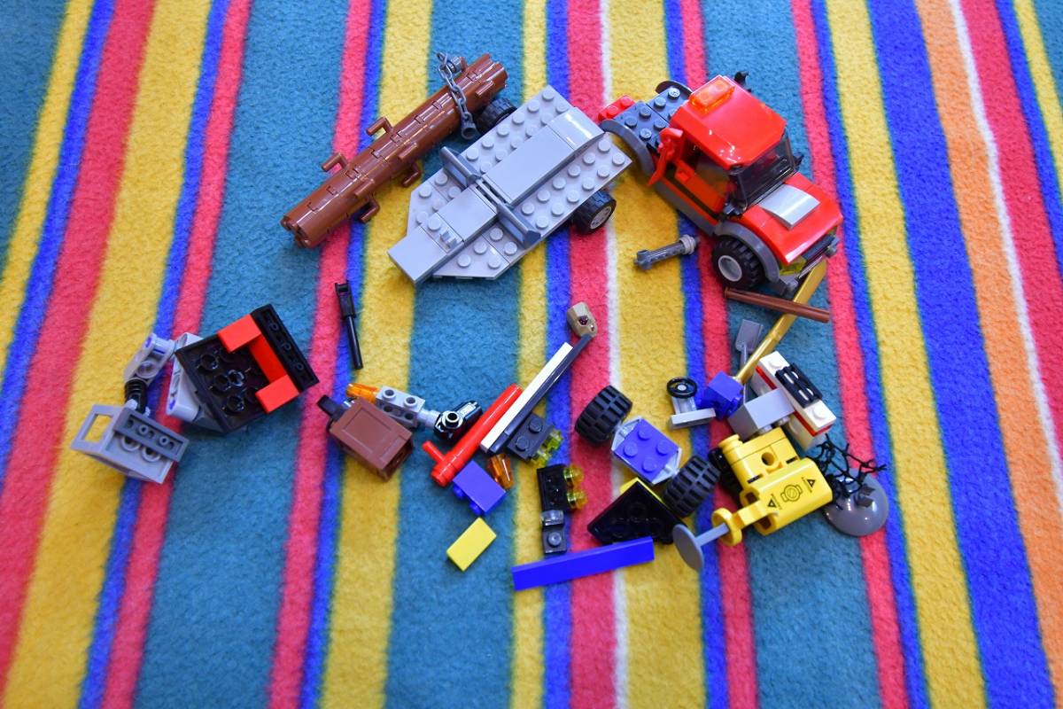 レゴ　LEGO　シティ バス停留所 60154 　ワイルドライフ　ピザショップトラック 　バンク　護送車　ポリス　車　ミニフィグ　まとめて_画像8