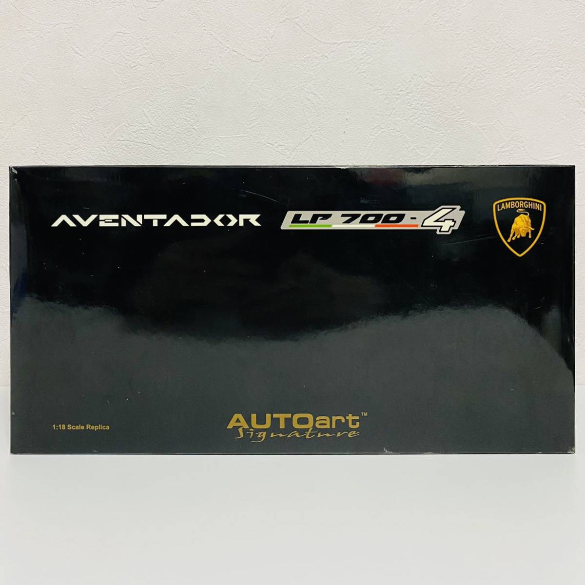 【美品】AUTOart Signature オートアート 1/18スケール Lamborghini Aventador LP700-4 ランボルギーニ アヴェンタドール イエロー