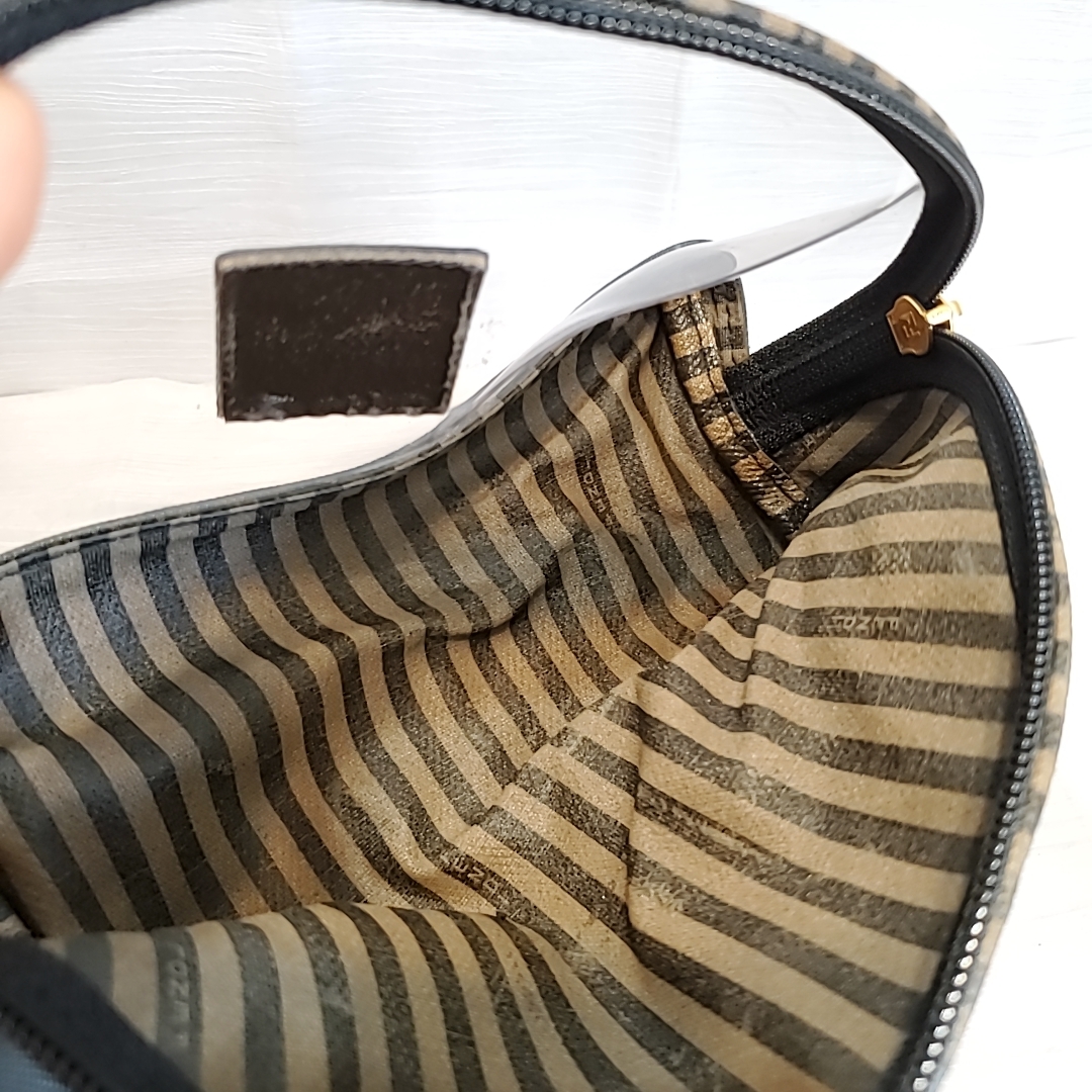 メーカー在庫限り品 FENDI ポーチ 大容量 ilam.org