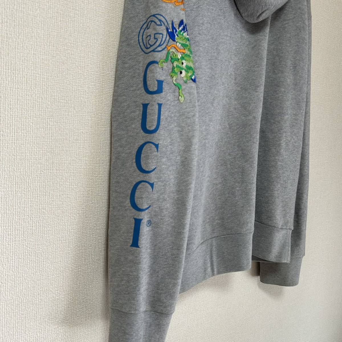 gucci ドラゴン刺繍 ロゴフーディー